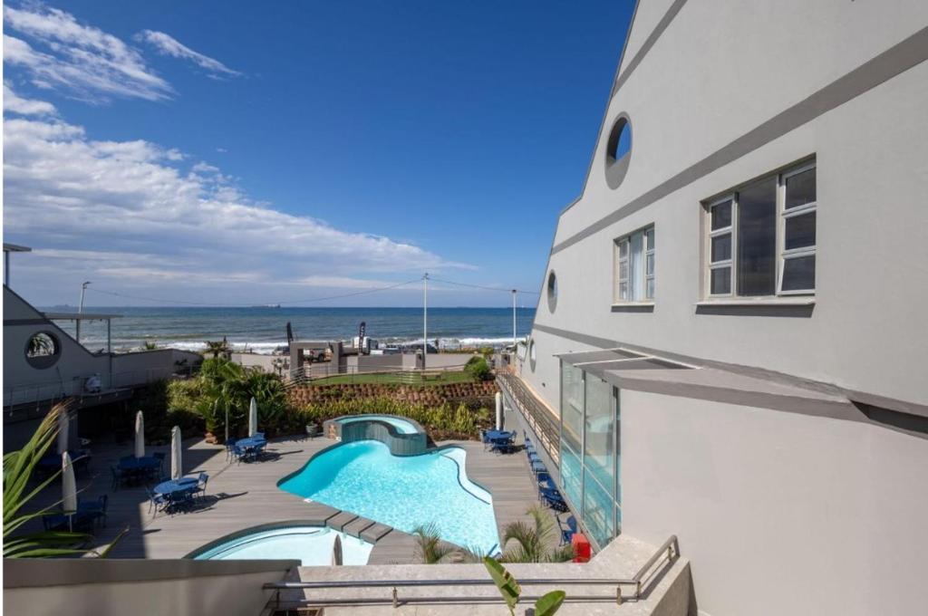 6 Tides property photo 4